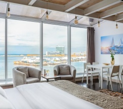 Sea view apartments - Family suite (Ванна с панорамным видом на море и камин. Размещение до 5 гостей), Станюковича 48/5 в Vvo apartments group