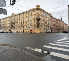 Трехместные апартаменты с антресолью и гамаком в Есения
