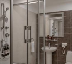 Двухместный люкс King двуспальная кровать в Казахстан