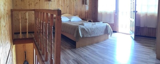 Четырёхместный коттедж в Камарит