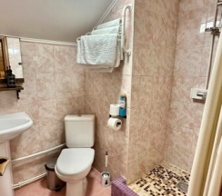 Четырёхместный ОТЕЛЬ 6 в Командор