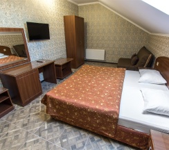 Мансардный трехместный без балкона в Karap palace hotel