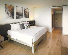 Двухместный номер Paradox с видом на море двуспальная кровать в Paradox Resort Phuket