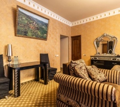 Семейный люкс в Ani hotel