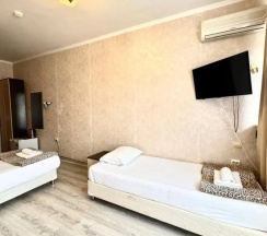 Двухместный номер Standard с балконом 2 отдельные кровати в Ольга