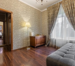 Двухместный полулюкс №4 с 2 комнатами с красивым видом из окна двуспальная кровать в Лель