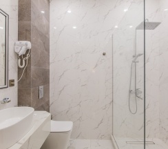 Двухместный номер Стандарт с видом на море двуспальная кровать в Афалина