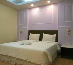 Двухместный номер Standard с балконом двуспальная кровать в Baan Suksiri Hotel