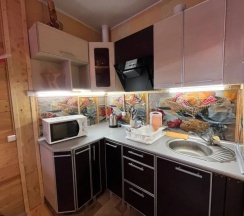 Шестиместные апартаменты с балконом и с красивым видом из окна в Villa Natella