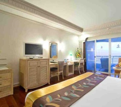 Двухместный номер Grand с видом на море двуспальная кровать в Royal Cliff Beach Hotel Pattaya