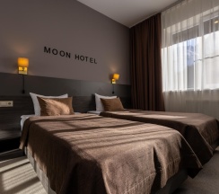 Номер стандарт с 2 односпальными кроватями в Moon