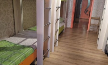 место в восьмиместном женском номере в Dom