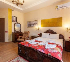 102 - Business Suit с натуральным камином, бесплатная стоянка в House on Potapova