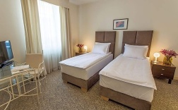 Номер Ambassador в Mamaison Residence Izabella Budapest