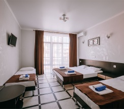 Полулюкс четырехместный с балконом в Космос