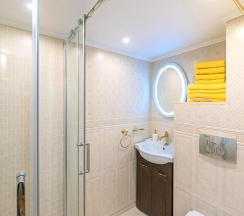 Двухуровневая студия Комфорт в Цветной Петербург дом художников