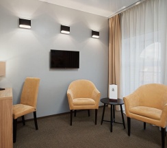 Номер полулюкс в AurA City Hotel