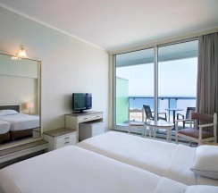 Двухместный номер Standard с видом на море (двуспальная кровать) в Aquarium View Hotel