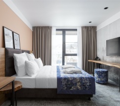 Номер Делюкс в Country Hills Resort