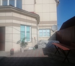 Коттедж с 5 комнатами с балконом и с красивым видом из окна в Удачный