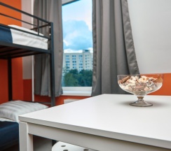 место в 6-местном женском номере с двухъярусной кроватью в Кампус