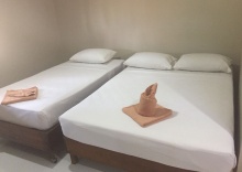 Четырёхместный номер Standard 2 отдельные кровати в Phi Phi Viva Guesthouse - Hostel