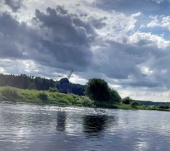 Шестиместный коттедж с 3 комнатами с красивым видом из окна в Купчиха