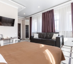 Большой двухместный номер с диваном в Мирталь