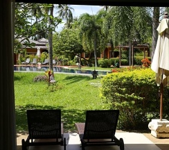 Двухместный люкс Deluxe с частичным видом двуспальная кровать в Laguna Villas Boutique Hotel