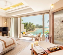 Двухместный люкс у моря ‘Pool Paradise’ двуспальная кровать в Devasom Khao Lak Beach Resort & Villas