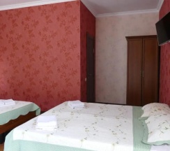 Четырёхместный номер Classic с балконом и с красивым видом из окна в Abaash Hotel Afon