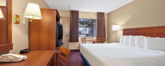 Двухместный номер Mobility Accessible двуспальная кровать в Days Inn Las Vegas at Wild Wild West Gambling Hall