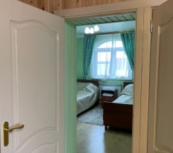 Шестиместные апартаменты Дуплекс с балконом в Завирье