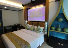 Полулюкс в Phi Phi Nice Beach Hotel Hip