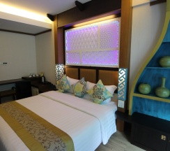 Полулюкс в Phi Phi Nice Beach Hotel Hip
