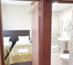 Номер стандарт с 5 односпальными кроватями в Smart Hotel KDO Челябинск