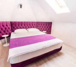 Номер стандарт с 1 односпальной и 1 двуспальной кроватью (мансарда) в Олимп