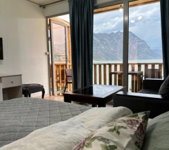 Трехместный Домик с раздельными кроватями в Горное озеро