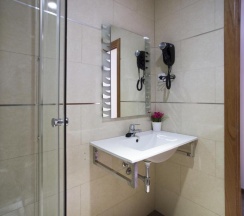 Двухместный номер Standard 2 отдельные кровати в Hostal Drassanes