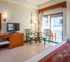 Двухместный номер Deluxe с балконом двуспальная кровать в Karon Princess Hotel