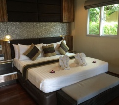 Двухместное бунгало Premium двуспальная кровать в Отель Royal Beach Boutique Resort & Spa