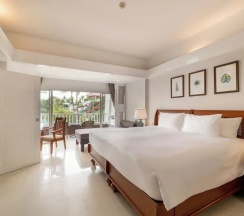 Номер Deluxe Terrace семейный Connecting с балконом в Thavorn Palm Beach Resort Phuket