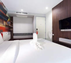 Номер Deluxe с балконом в The AIM Patong Hotel