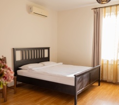 Стандарт с кухней, вид на бассейн (2-3 этаж), до 4-х гостей в Винтаж