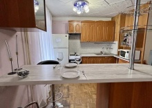 2-комнатные апартаменты стандарт г.Междуреченск, пр. Шахтеров 23-8 в Home Hotel (Хоум Отель) на Шахтеров 23