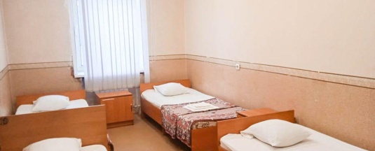 Кровать в 4-местном общем женском номере в Smart Hotel KDO Киров