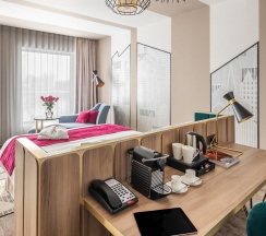 Привилегия, вид на озеро в Mercure