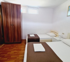 3-местный номер стандарт (мансарда) в Золотой Лев