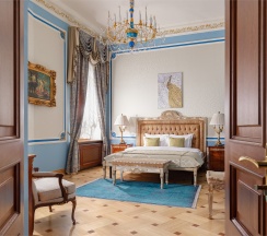 Люкс Императора с видом на Невский проспект в Taleon Imperial Hotel