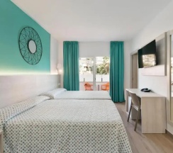 Двухместный номер с балконом двуспальная кровать в Hotel Best Lloret Splash